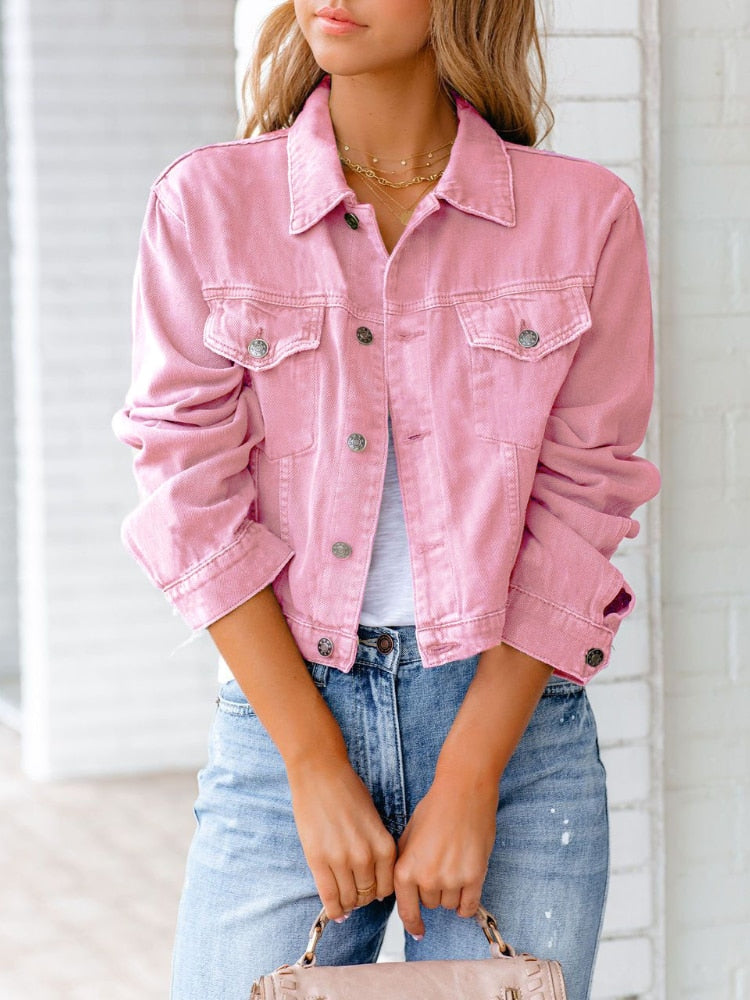 Veste en jean à coupe décontractée avec poches poitrine et boutonnière | Idéale pour le printemps/été