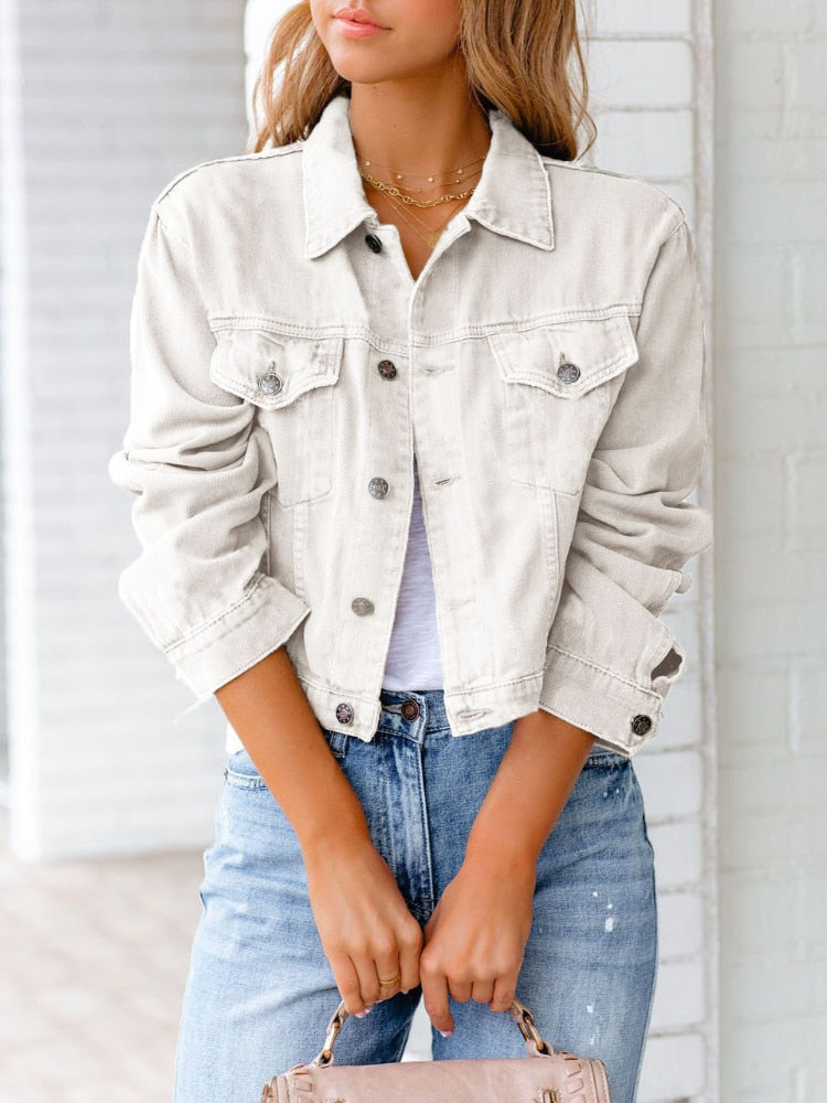 Veste en jean à coupe décontractée avec poches poitrine et boutonnière | Idéale pour le printemps/été
