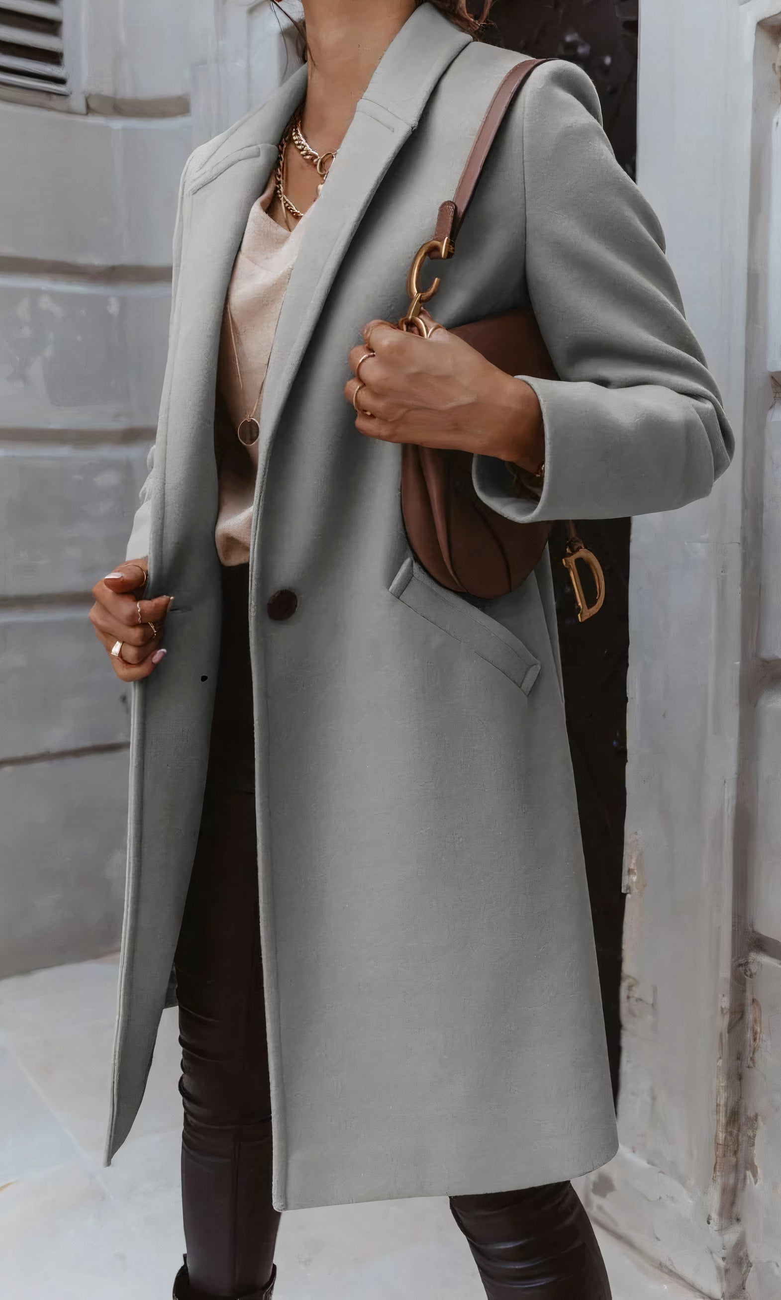 Manteau d'hiver long pour femmes, coupe cintrée, col classique, patte de boutonnage
