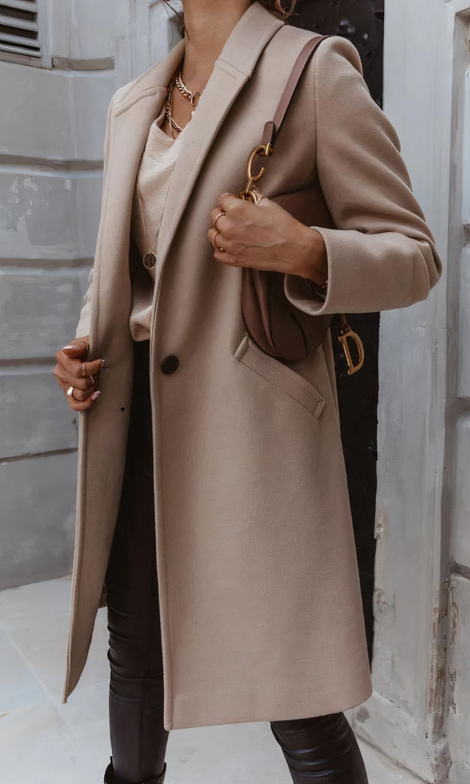 Manteau d'hiver long pour femmes, coupe cintrée, col classique, patte de boutonnage