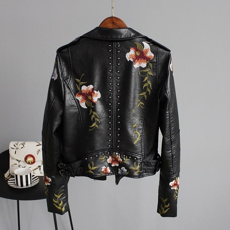 Selena – Veste avec broderie florale frappante