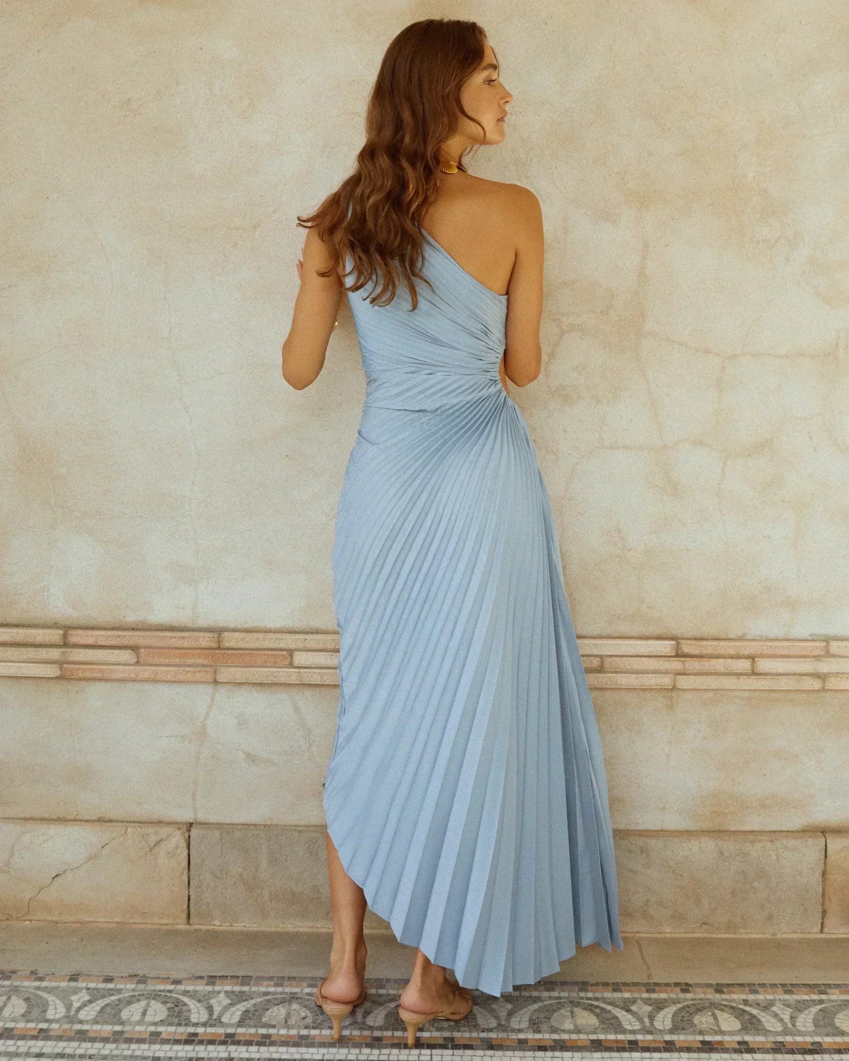 Delfina - Robe de Soirée Plissée Satinée à Épaule Unique
