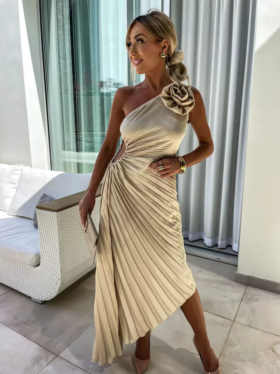 Lizbeth - Robe avec Épaules Florales