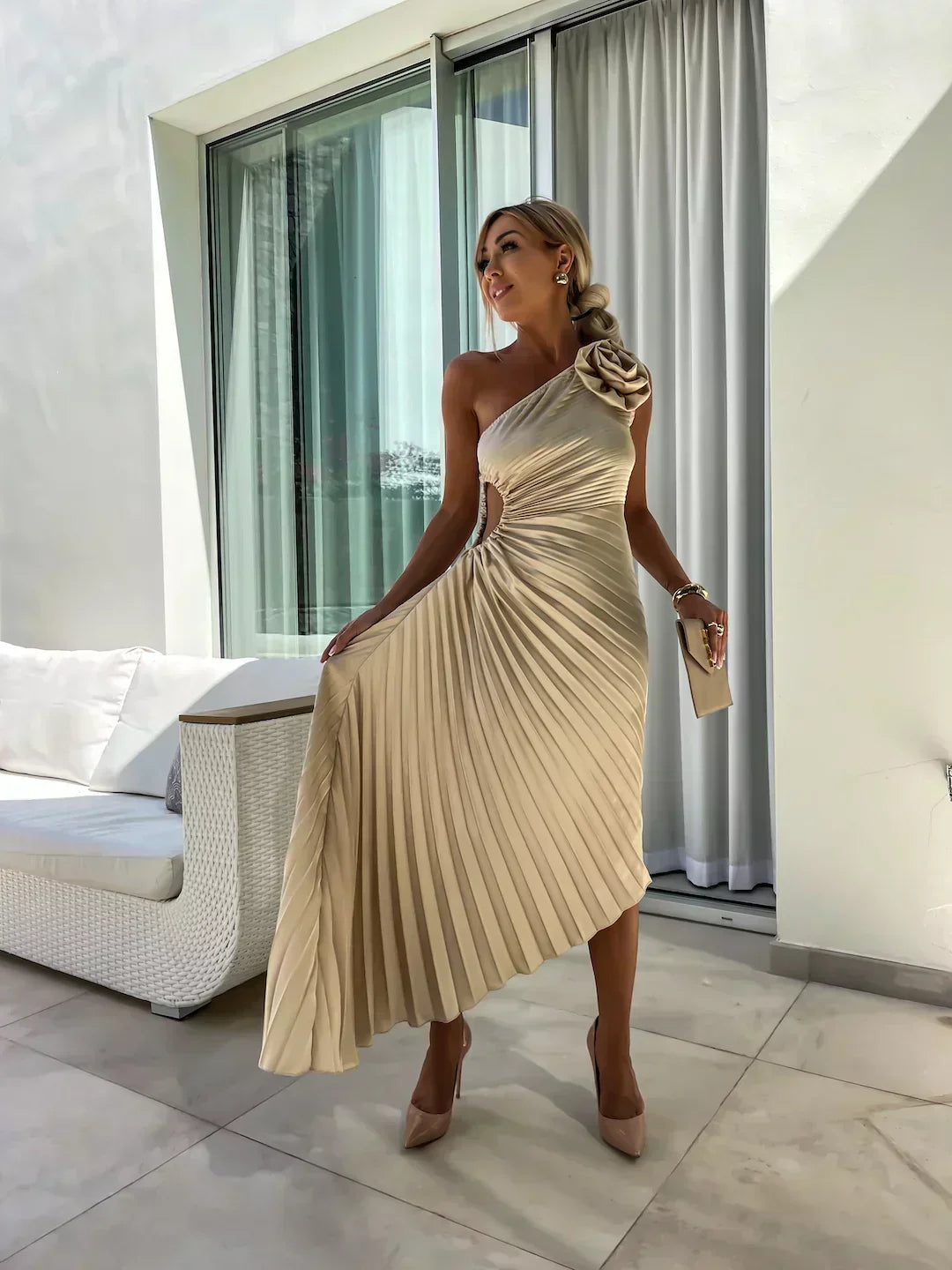 Lizbeth - Robe avec Épaules Florales