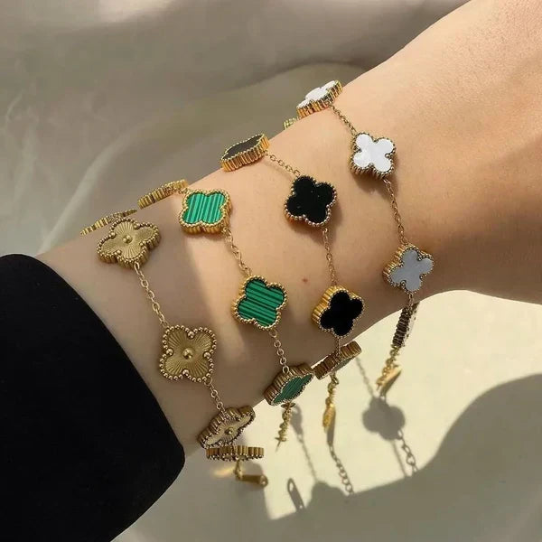 ENSEMBLE DE SIX BRACELETS EN FEUILLE DE TRÈFLE