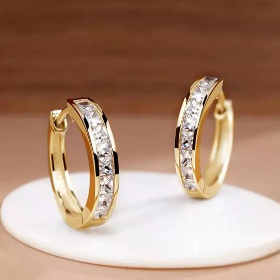 Boucles d'oreilles créoles en or chic et cristal