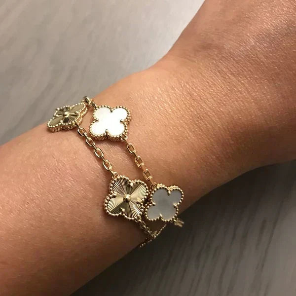 ENSEMBLE DE SIX BRACELETS EN FEUILLE DE TRÈFLE